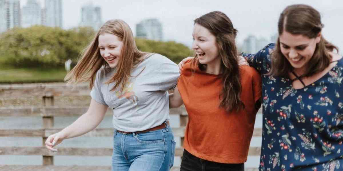 5 Ways to Handle Overbearing Friends in College